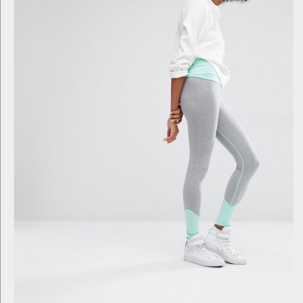 Noisy May Kicks Back Leggings